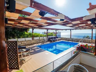 Lokal në shitje në Porti i Sarandës, Sarandë, 565 m². Foto 2 nga 12