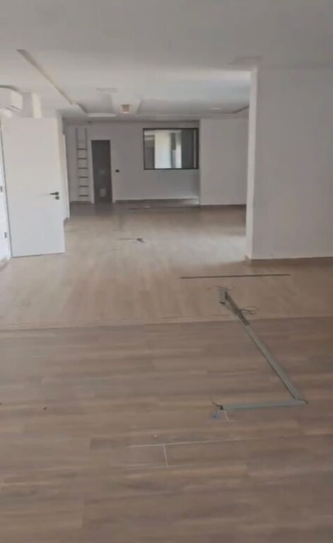 Zyrë me qera në Zogu i Zi, Tiranë, 450 m². Foto 1 nga 3