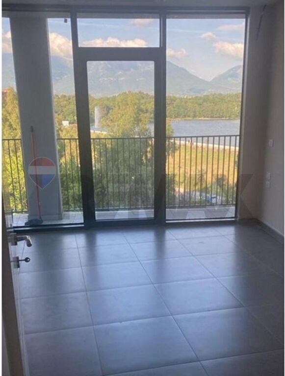 Office for rent in Liqeni i Tiranës, Tirana, 130 m². Photo 2 of 3