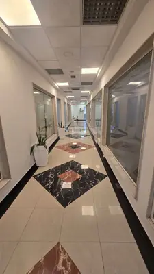 Ufficio in vendita a Rruga e Barrikadave, Tirana, 30 m². Foto 3 di 4