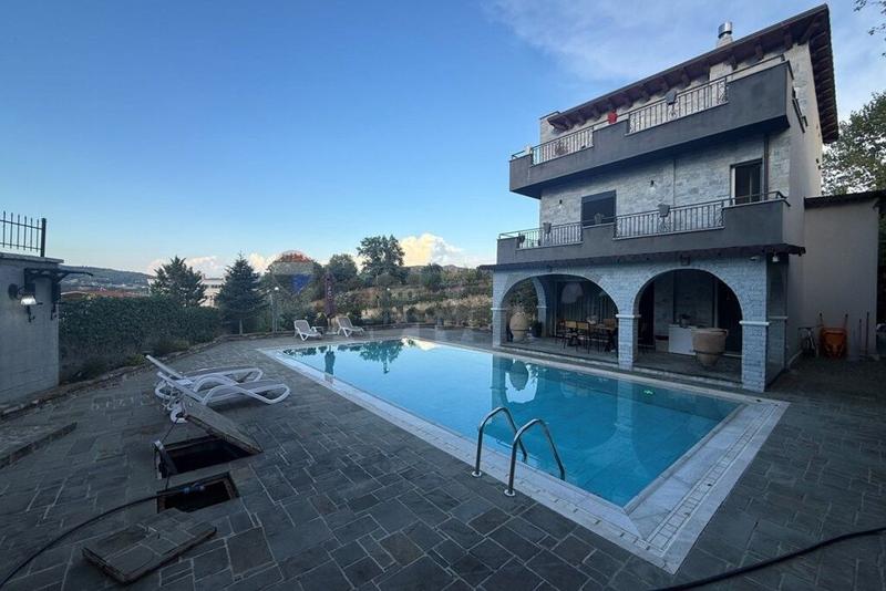 Vilë 4+1 me qera në Pezë-Helmës, Tiranë, 407 m²
