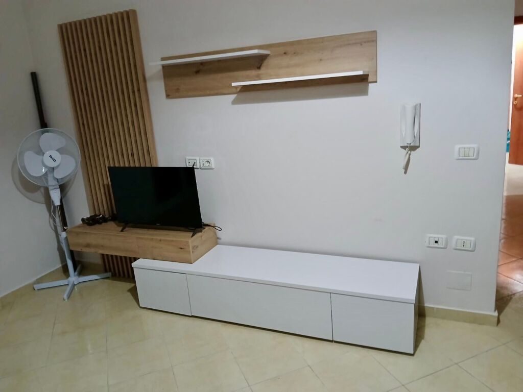 Apartament 1+1 me qera në Rruga Dervish Ali Dukati, Vlorë, 70 m². Foto 1 nga 7