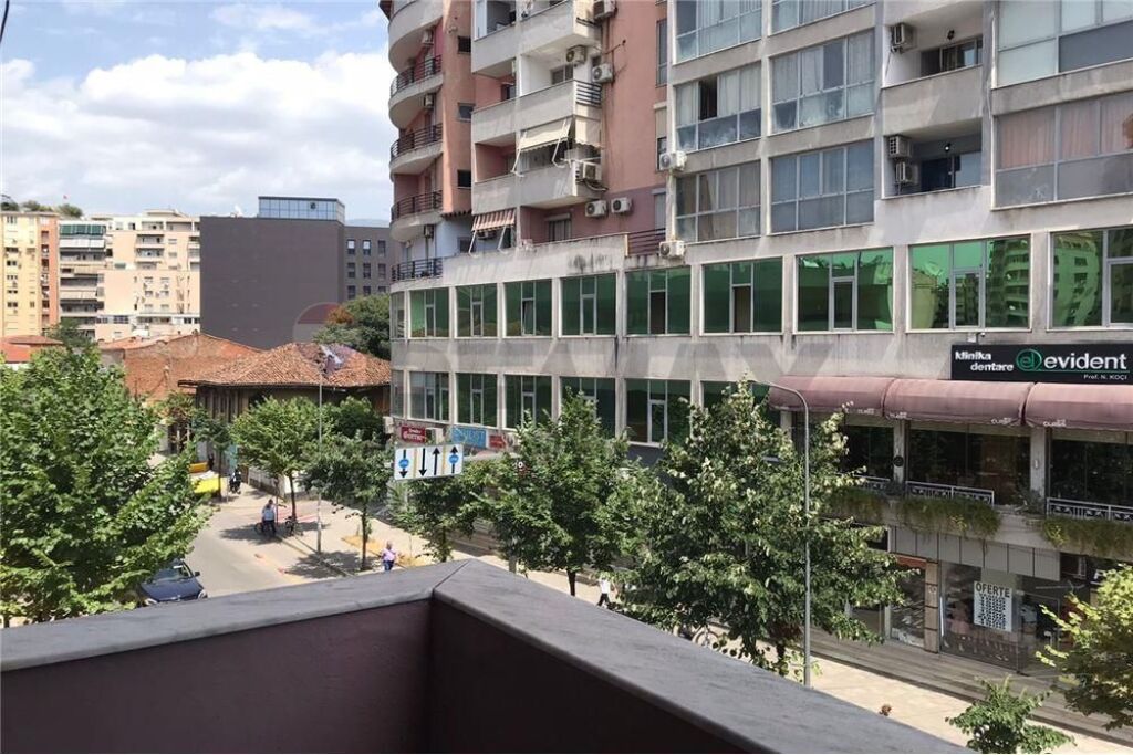 Appartamento in affitto a Rruga e Dibrës, Tirana, 170 m². Foto 1 di 3