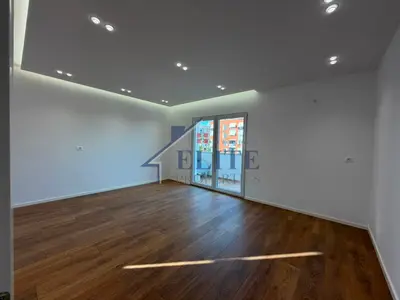 Apartament 2+1 në shitje në Rruga Haxhi Dalliu, Tiranë, 75 m². Foto 2 nga 11