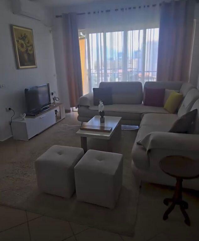 Apartment 2+1 for rent in Playground Ish Fusha Aviaciomit, Tirana, 100 m²