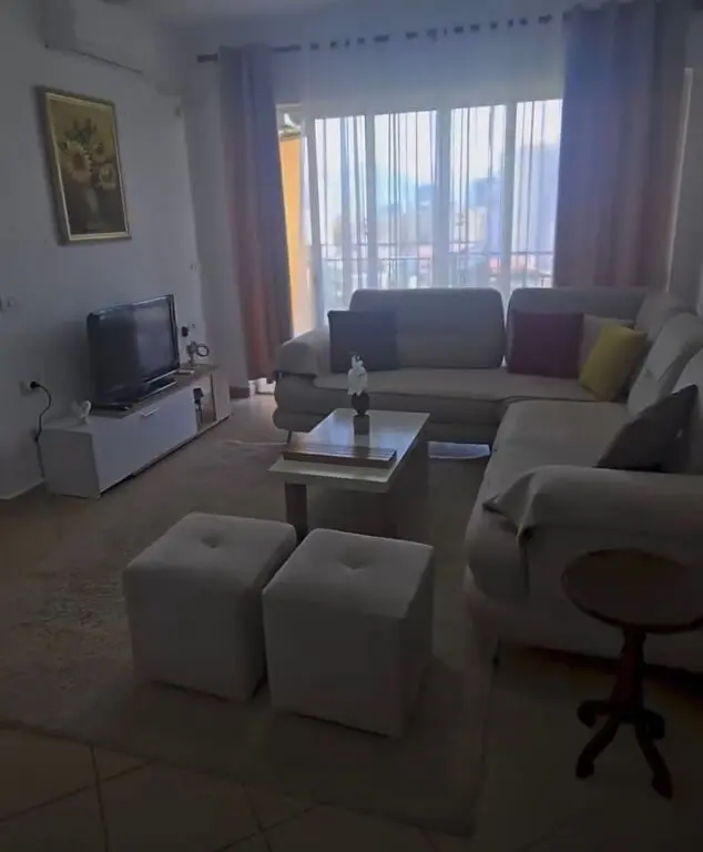 Appartamento 2+1 in affitto ad Ish Fusha e Aviacionit, Tirana, 100 m²