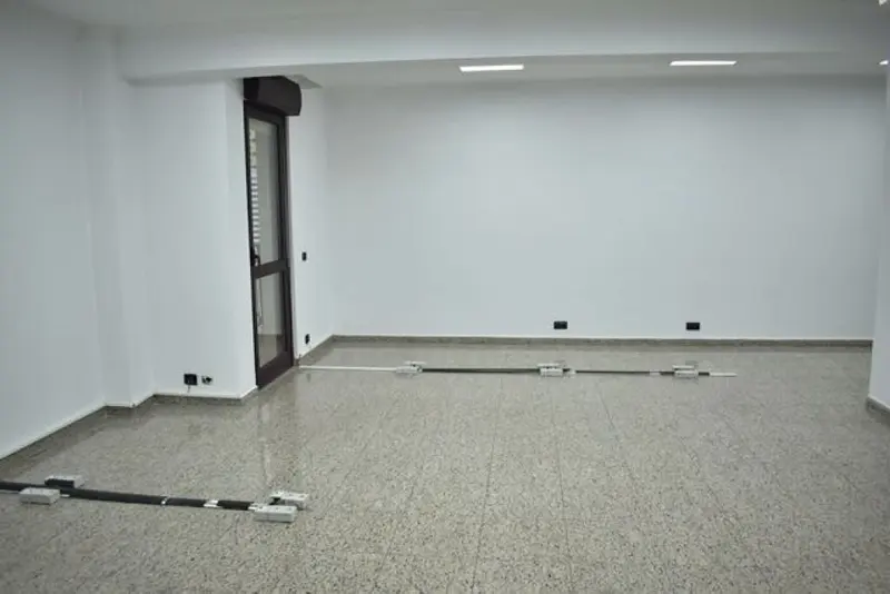 Zyrë me qera në Sheshi Skënderbej, Tiranë, 152 m²
