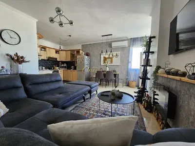 Apartament 1+1 me qera në Rruga e Bogdanëve, Tiranë, 80 m². Foto 3 nga 7