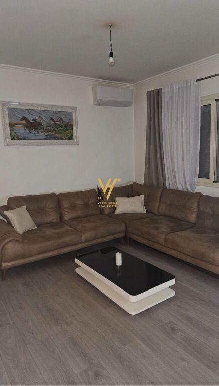 Appartamento 1+1 in affitto a Qendra Globe, Tirana, 75 m²