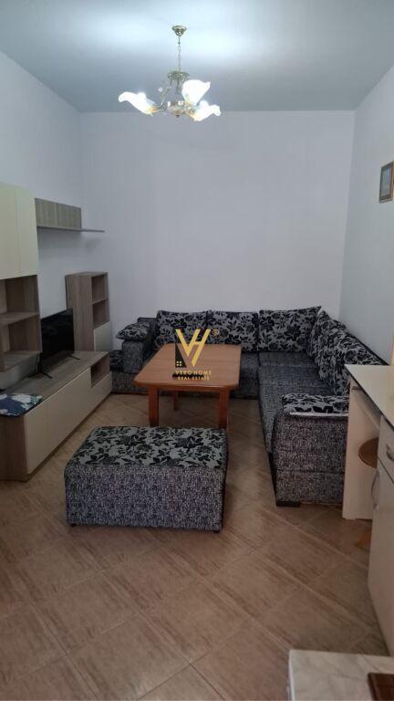 Casa indipendente 1+1 in affitto a Rruga Hysni Gerbolli, Tirana, 62 m²