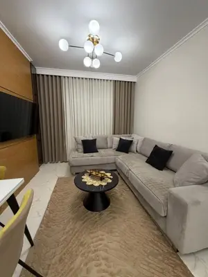 Apartament 2+1 me qera në Kompleksi Golden Park, Tiranë, 95 m². Foto 1 nga 8