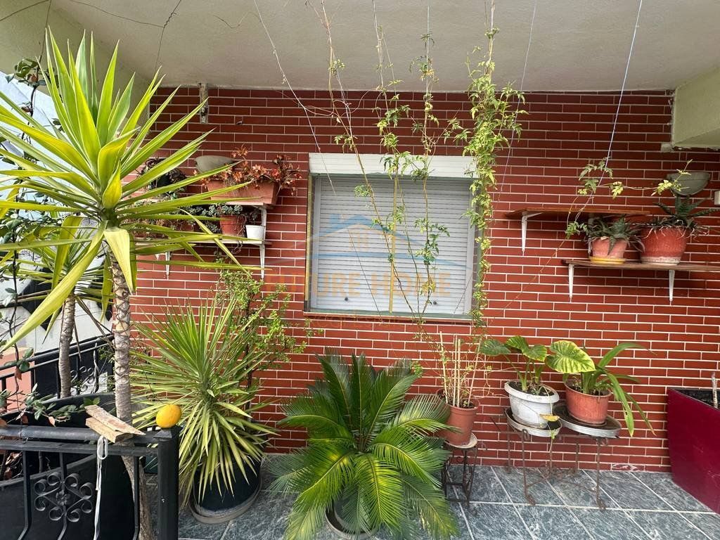 House for sale in Oxhaku, Tirana, 299 m². Photo 3 of 3