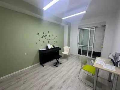 Ufficio in affitto a Blloku, Tirana, 92 m². Foto 3 di 6