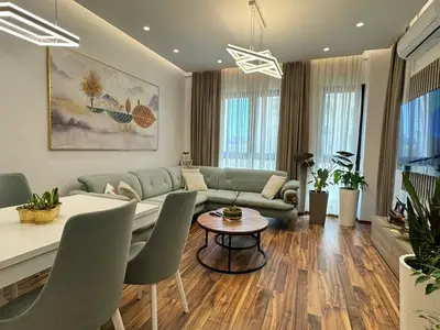 Apartament 1+1 me qera në Square 21, Tiranë, 77 m². Foto 8 nga 12