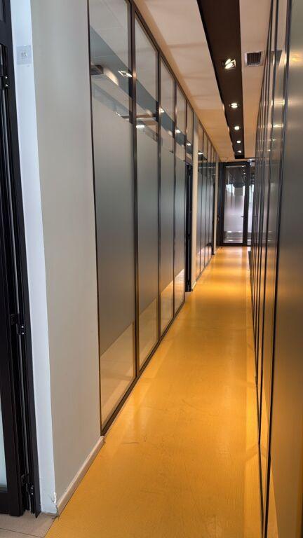 Ufficio in affitto a Rruga Themistokli Gërmenji, Tirana, 600 m²
