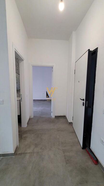Ufficio in affitto a Myslym Shyri, Tirana, 66 m². Foto 2 di 3