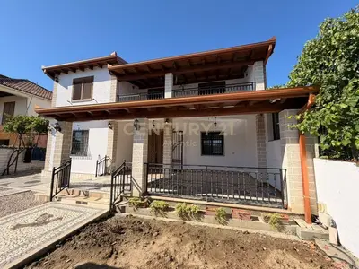 House for sale in Shijak, Durrës, 1,563 m². Photo 1 of 12