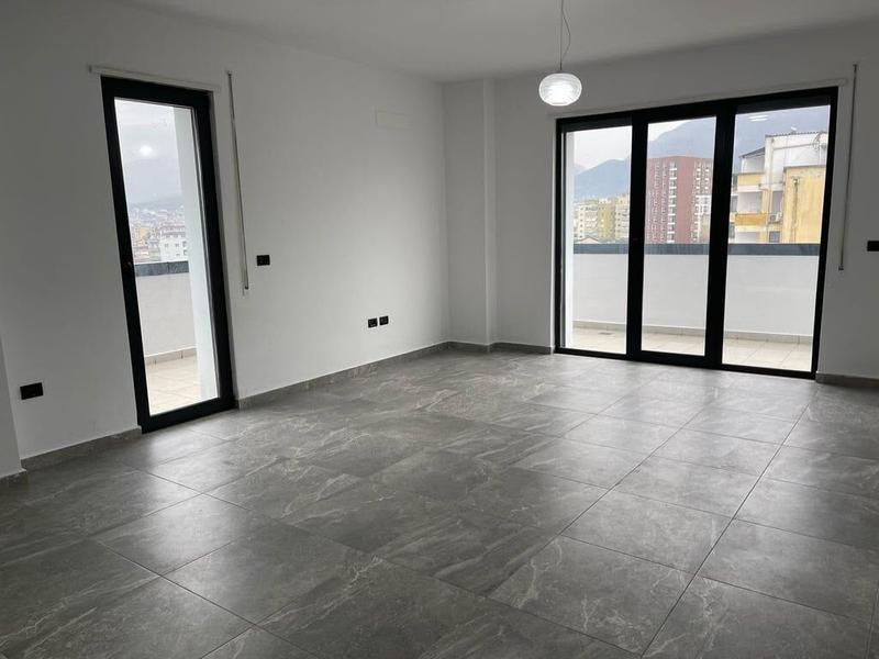 Appartamento 2+1 in vendita a Farmacia 10, Tirana, 139 m²