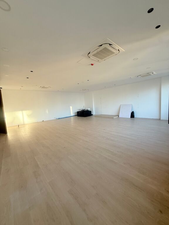 Ufficio in affitto a Kompleksi Delijorgji, Tirana, 140 m²
