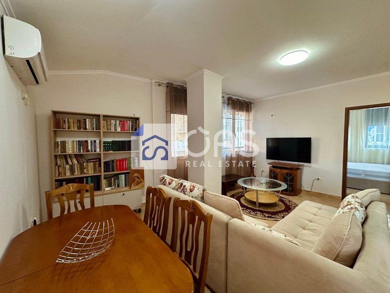 Apartament 2+1 me qera në Rruga e Dibrës, Tiranë, 85 m²