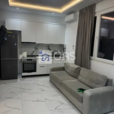 Apartament 1+1 me qera në 5 Maj, Tiranë, 55 m². Foto 1 nga 5