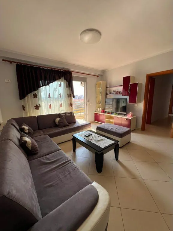 Apartament 2+1 me qera në Ish Rajoni i Policisë, Durrës, 125 m². Foto 1 nga 12
