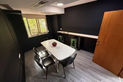 Zyrë me qera në Rruga Sami Frashëri, Tiranë, 173 m². Foto 1 nga 8
