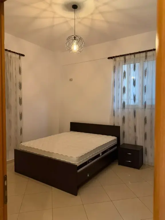 Appartamento 1+1 in affitto a Qyteti Studenti, Tirana, 70 m². Foto 2 di 3