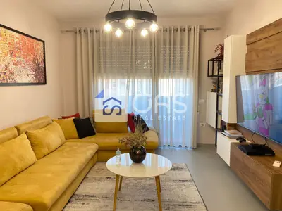 Apartament 1+1 me qera në Stadiumi Dinamo, Tiranë, 70 m². Foto 2 nga 9