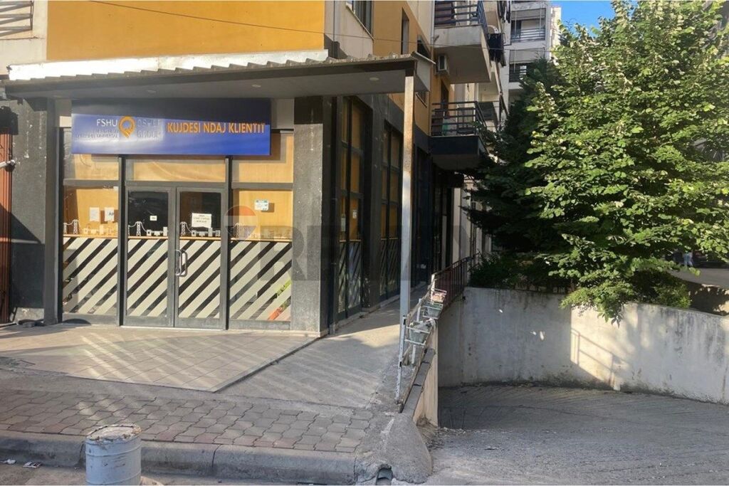 Shop for sale in Yzberisht, Tirana, 54 m². Photo 3 of 3