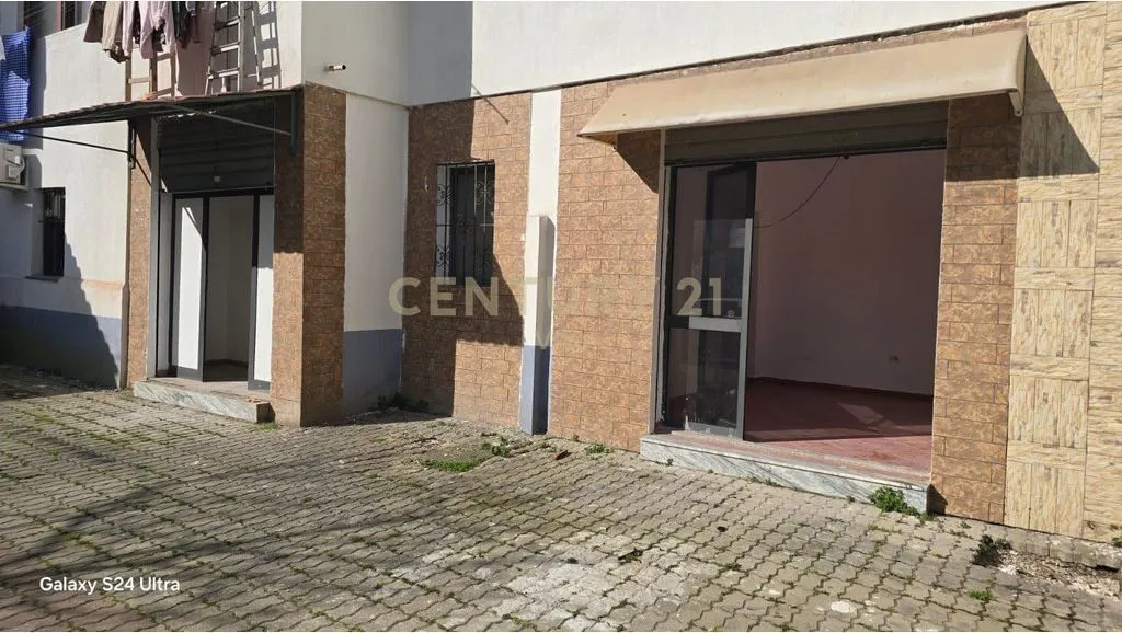 Dyqan në shitje në Ish-URT, Durrës, 70 m². Foto 1 nga 12