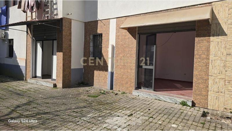 Shop for sale in Qendra e Formimit Profesional ish URT Durres, Durrës, 70 m²