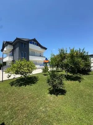 Villa in affitto a Laknas, Kamza, 220 m². Foto 1 di 8
