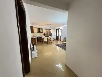 Apartament 2+1 me qera në Rruga Bardhok Biba, Tiranë, 85 m². Foto 3 nga 8