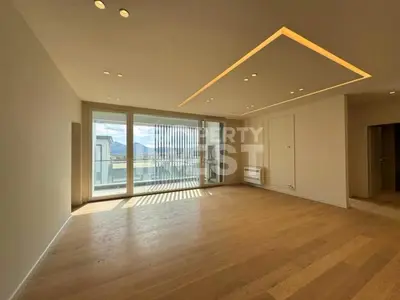 Apartament 3+1 në shitje në Pallati i Brigadave, Tiranë, 154 m². Foto 1 nga 8