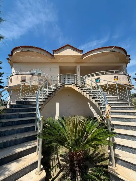 Villa for sale in Univers City, Vorë, 290 m²