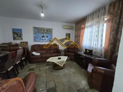 Apartament 2+1 në shitje në Stacioni i Trenit, Durrës, 75 m². Foto 6 nga 9