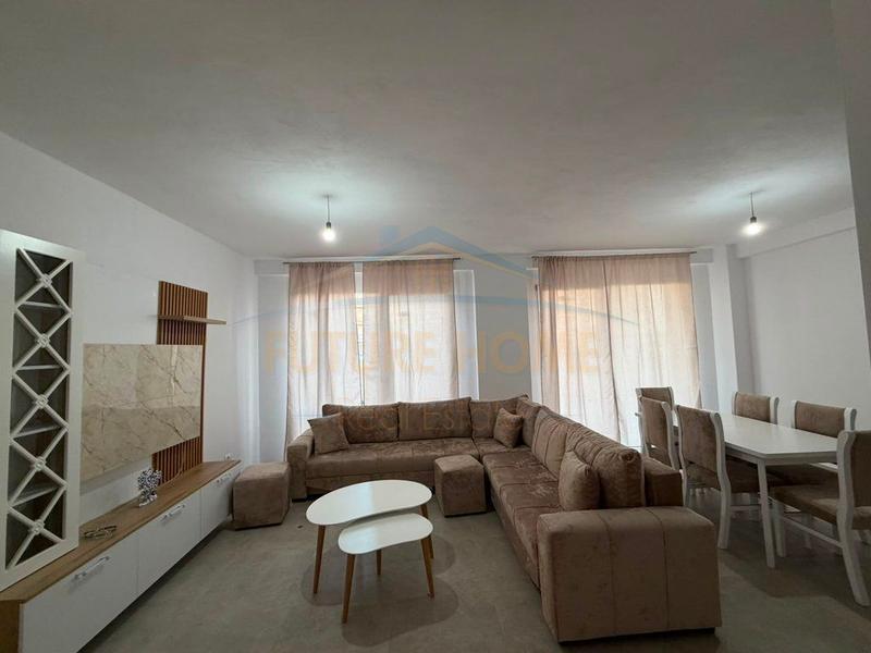 Appartamento 3+1 in affitto a Spitallë, Durazzo, 75 m²