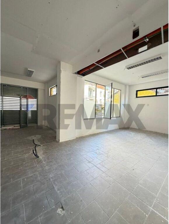 Shop for rent in Rruga Him Kolli, Tirana, 410 m²