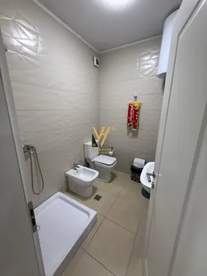 Ufficio in affitto a Rruga Ndre Mjeda, Tirana, 120 m². Foto 5 di 6