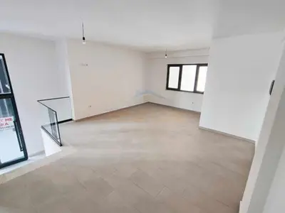 Dyqan në shitje në Green City, Tiranë, 44 m². Foto 2 nga 3