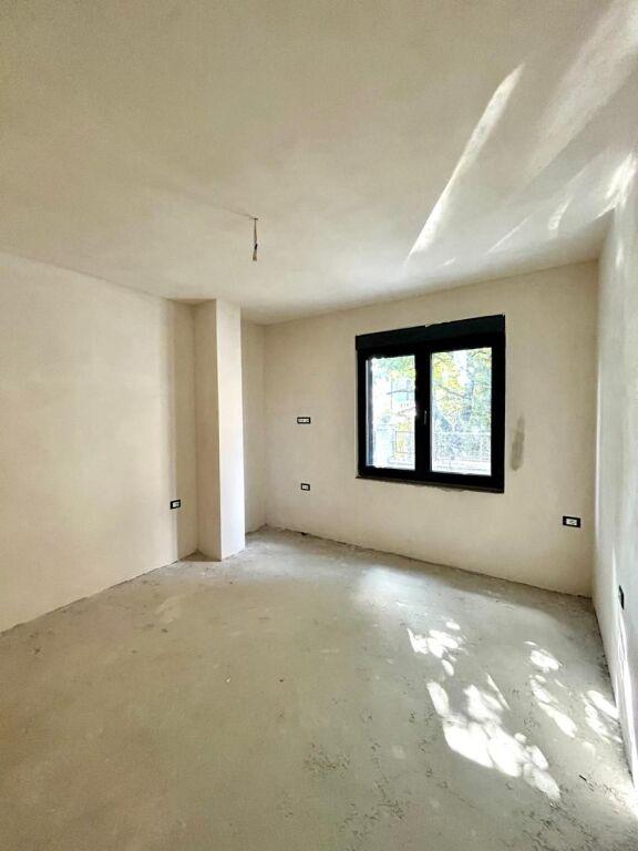 Parking në shitje në Pazari i Korçës, Korçë, 112 m². Foto 5 nga 12