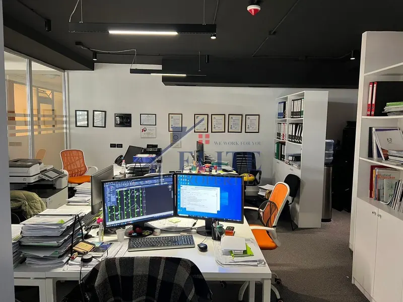 Ufficio in affitto a Pazari i Ri, Tirana, 72 m²