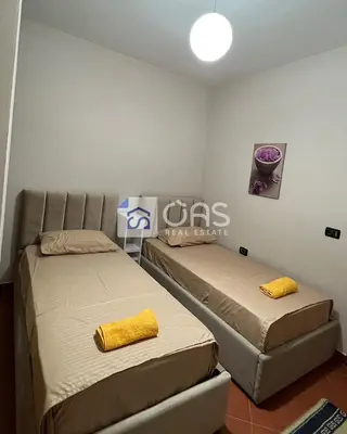 Apartament 2+1 me qera në Blloku, Tiranë, 85 m². Foto 3 nga 10