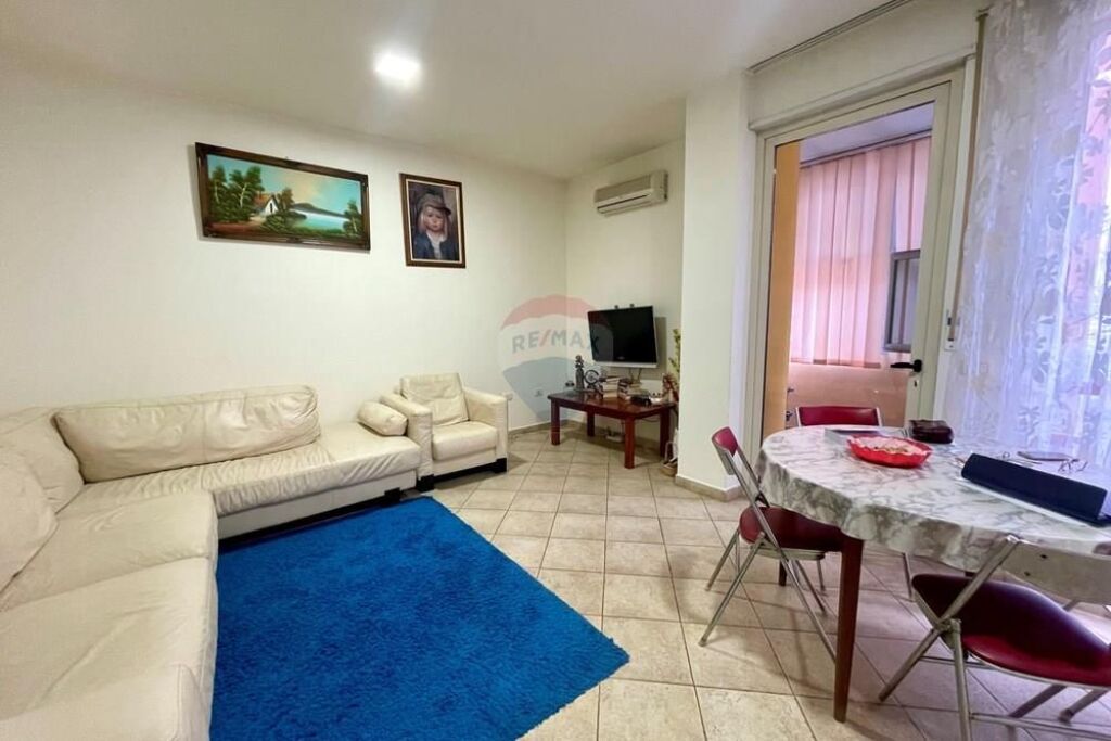Appartamento in vendita a Rruga Marko Boçari, Tirana, 102 m². Foto 2 di 3