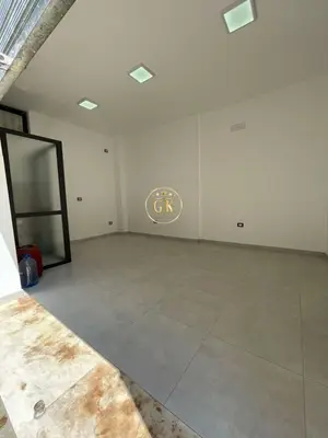 Commercial space for sale in Rruga Paskal Prodani, Durrës, 20 m². Photo 4 of 4