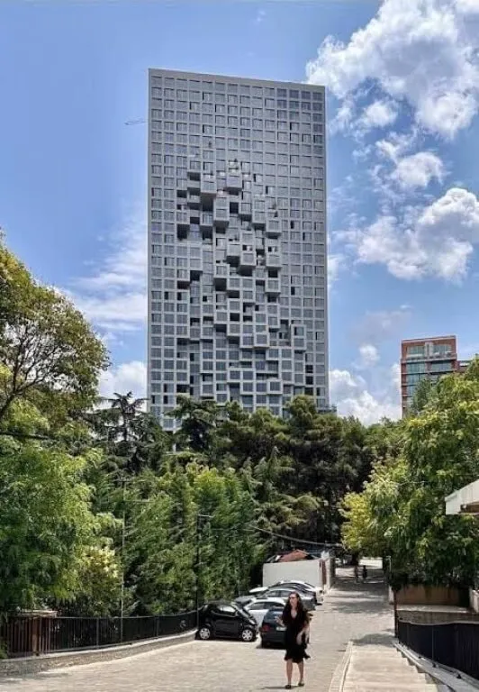 Commercial space for rent in Rruga e Elbasanit, Tirana, 1,569 m². Photo 1 of 3