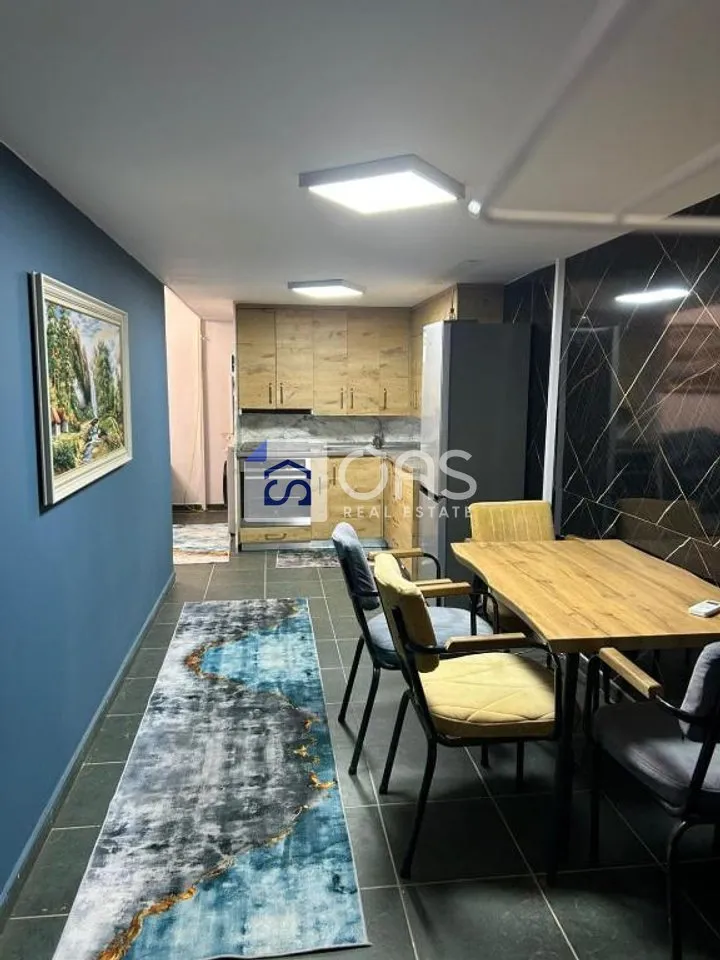 Apartament 2+1 me qera në Yzberisht, Tiranë, 100 m². Foto 1 nga 6
