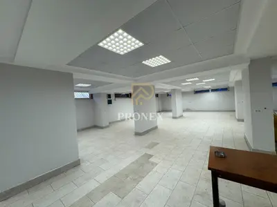 Ambient biznesi me qera në Rruga Hysen Kertusha, Durrës, 196 m². Foto 7 nga 10