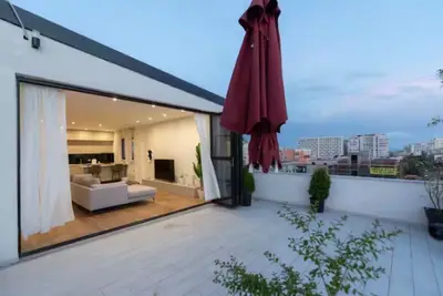 Penthouse me qera në Ish Rajoni i Policisë, Durrës, 200 m². Foto 1 nga 12